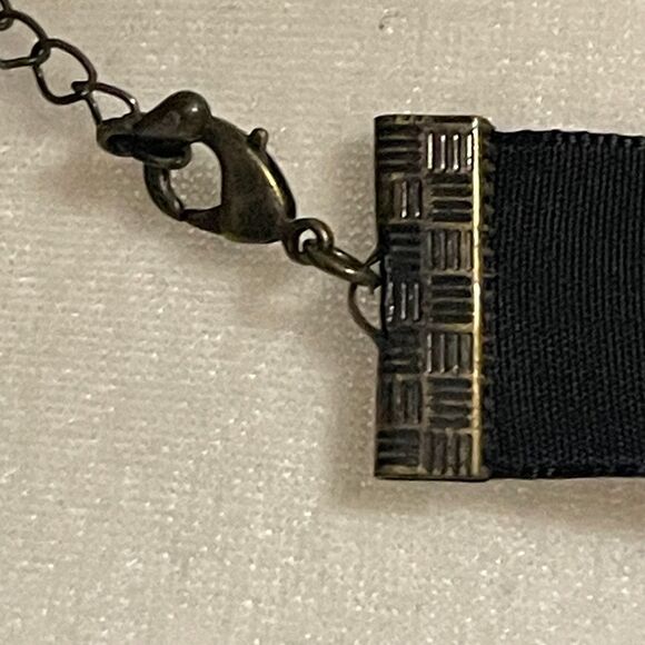 Y2K Rhinestone Vintage Floral Choker Necklace Black Ribbon Brass Tone 16” Retro - Picture 7 of 13